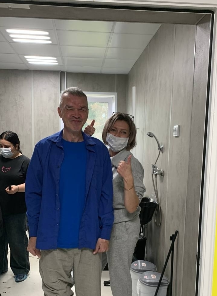  «Тепло добрых рук: волонтёры‑парикмахеры подарили заботу жителям дома‑интерната»